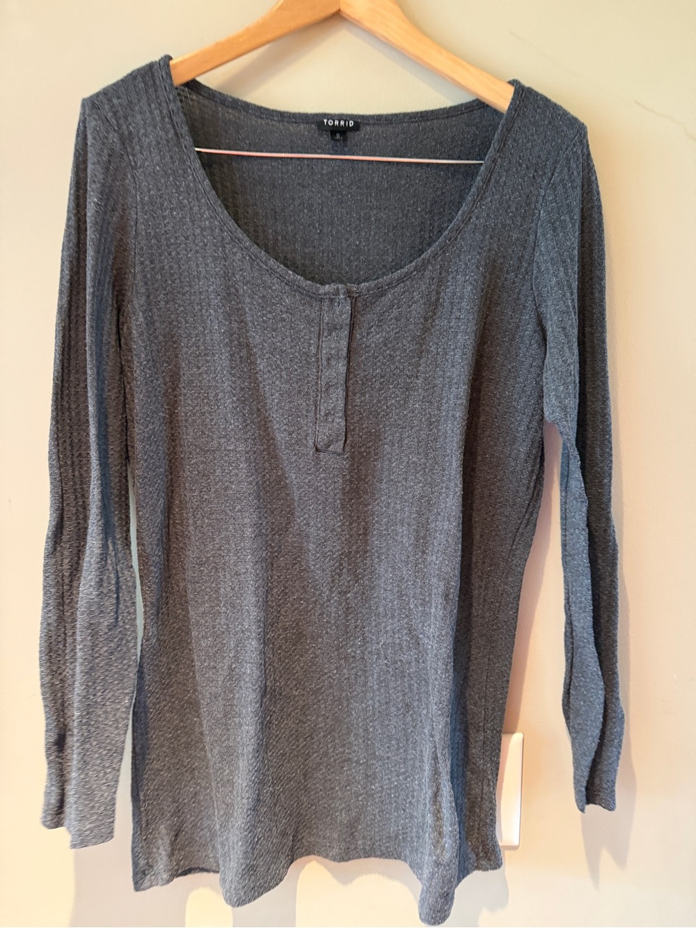 Torrid Charcoal Scoop Neck Henley Top size 0 (12)